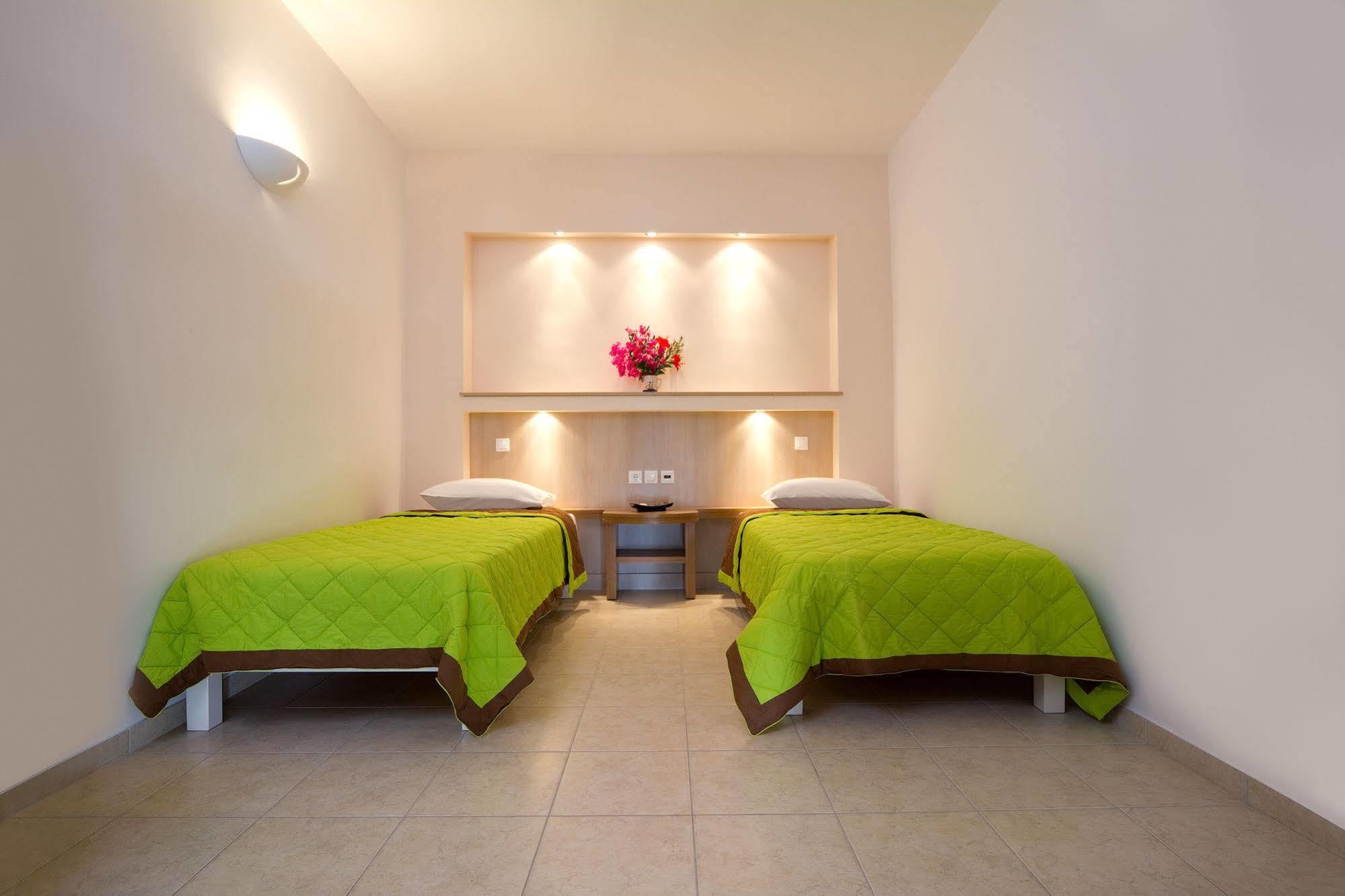 Galaxy Hotel Mylopotas Extérieur photo