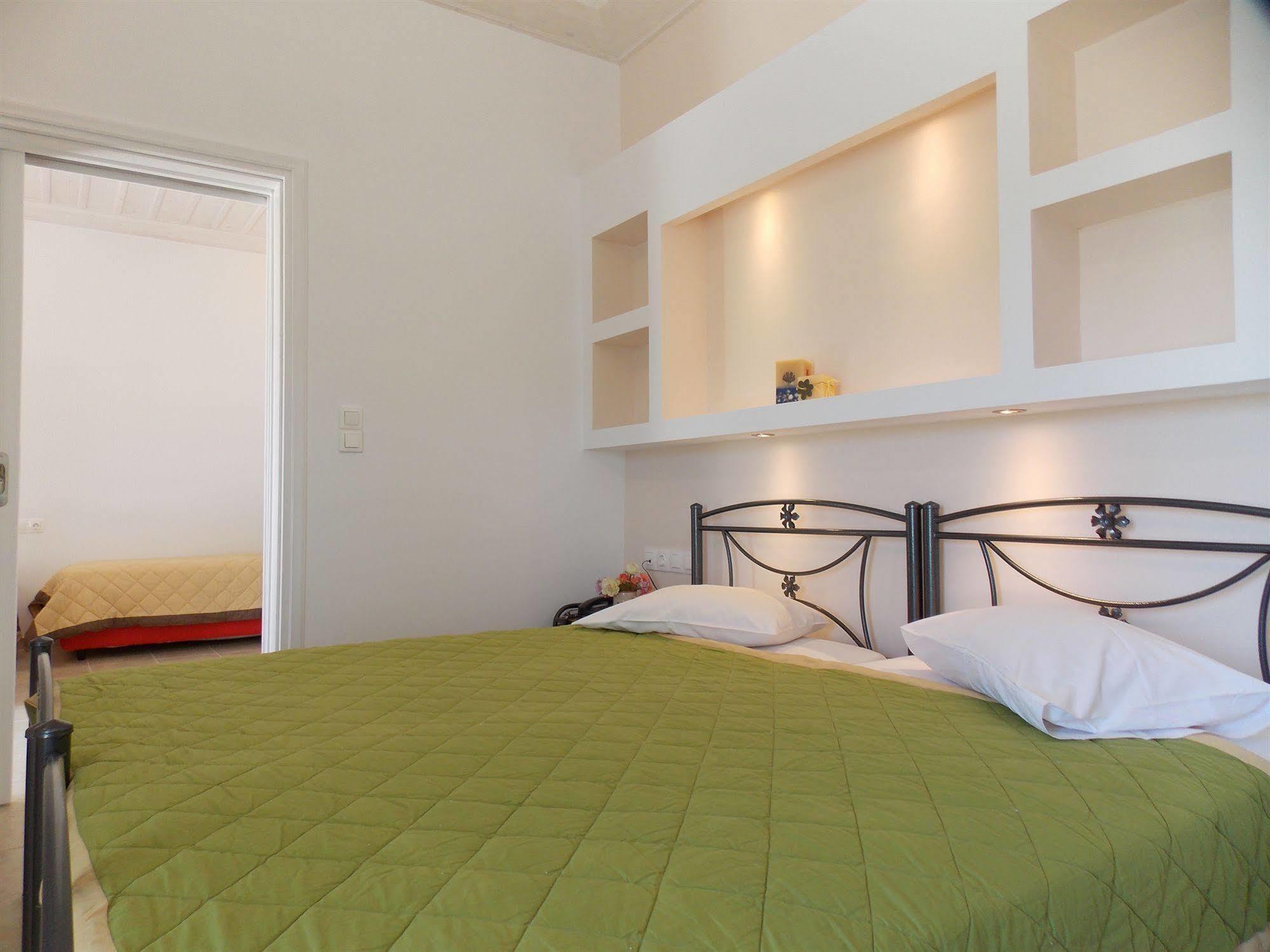 Galaxy Hotel Mylopotas Extérieur photo